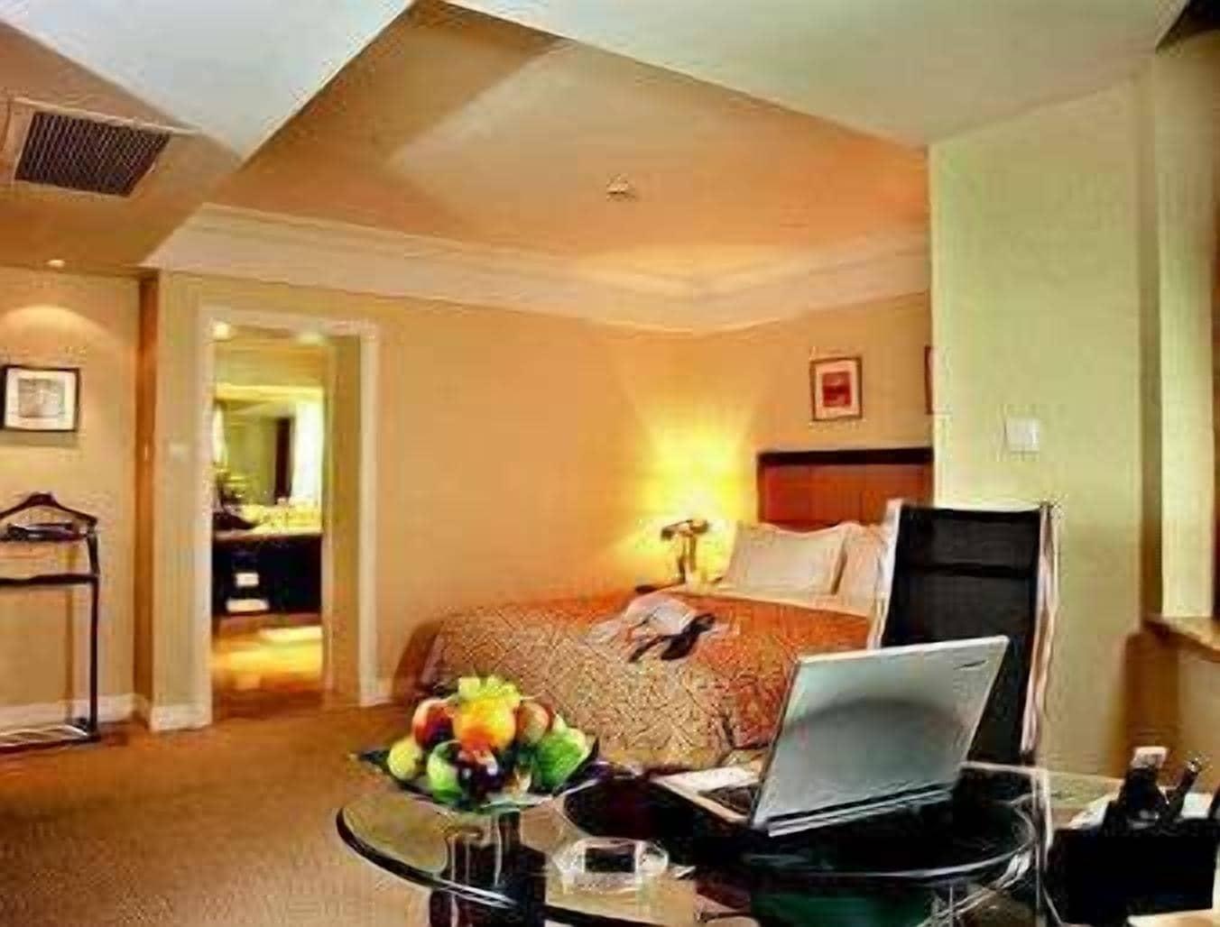 Ramada Plaza Optics Valley Hotel Wuhan Room photo