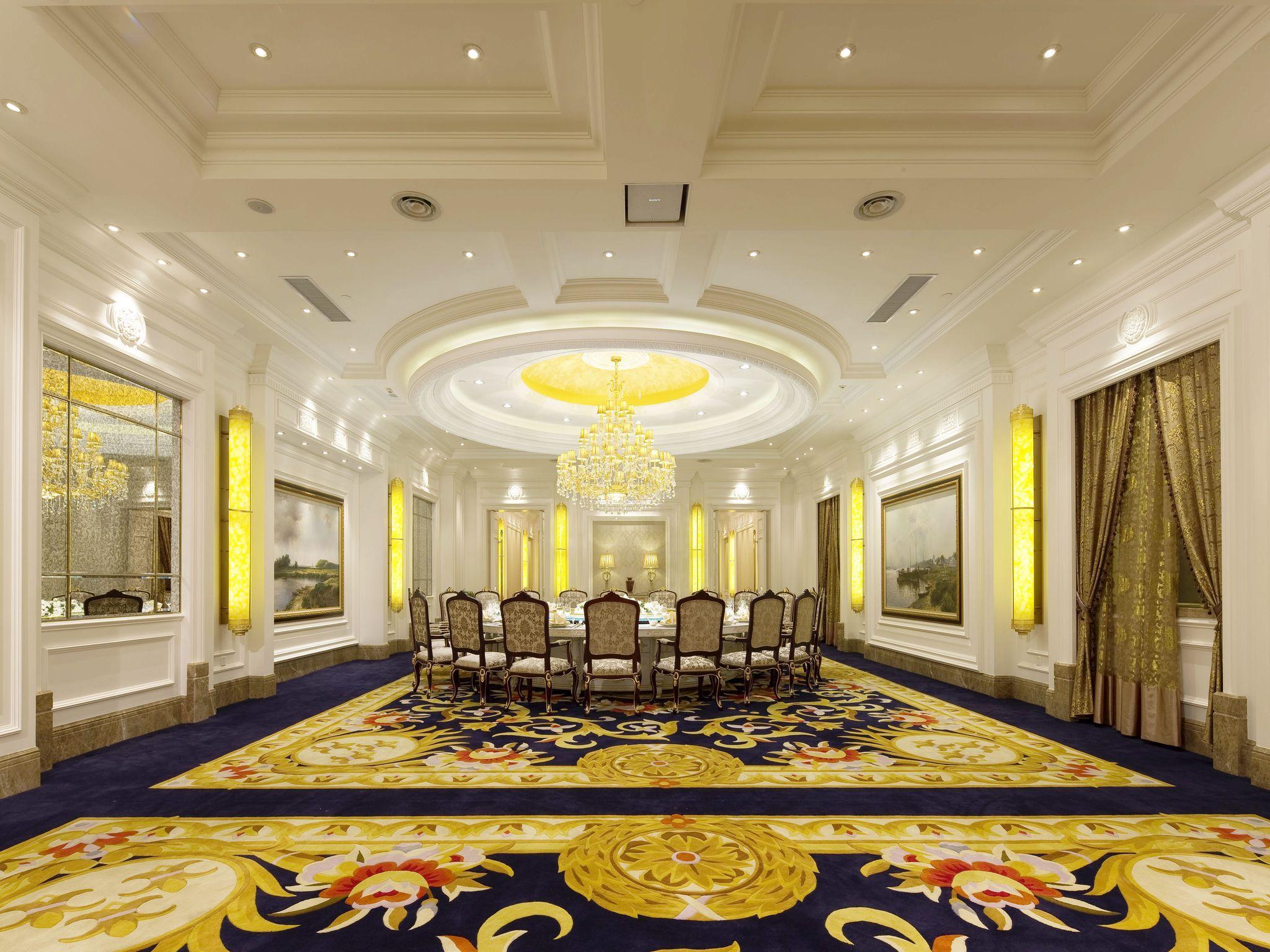 Ramada Plaza Optics Valley Hotel Wuhan Exterior photo