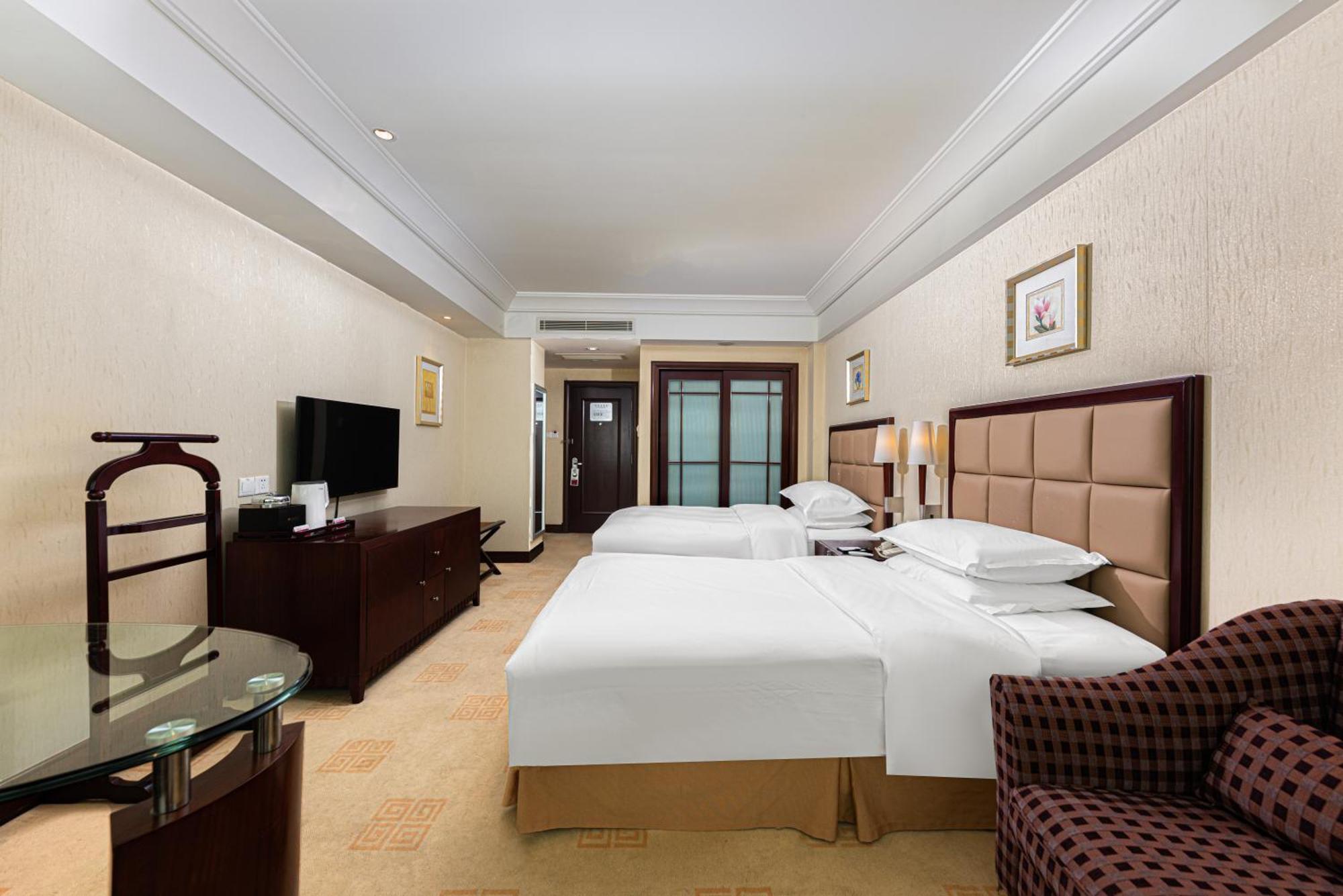 Ramada Plaza Optics Valley Hotel Wuhan Exterior photo