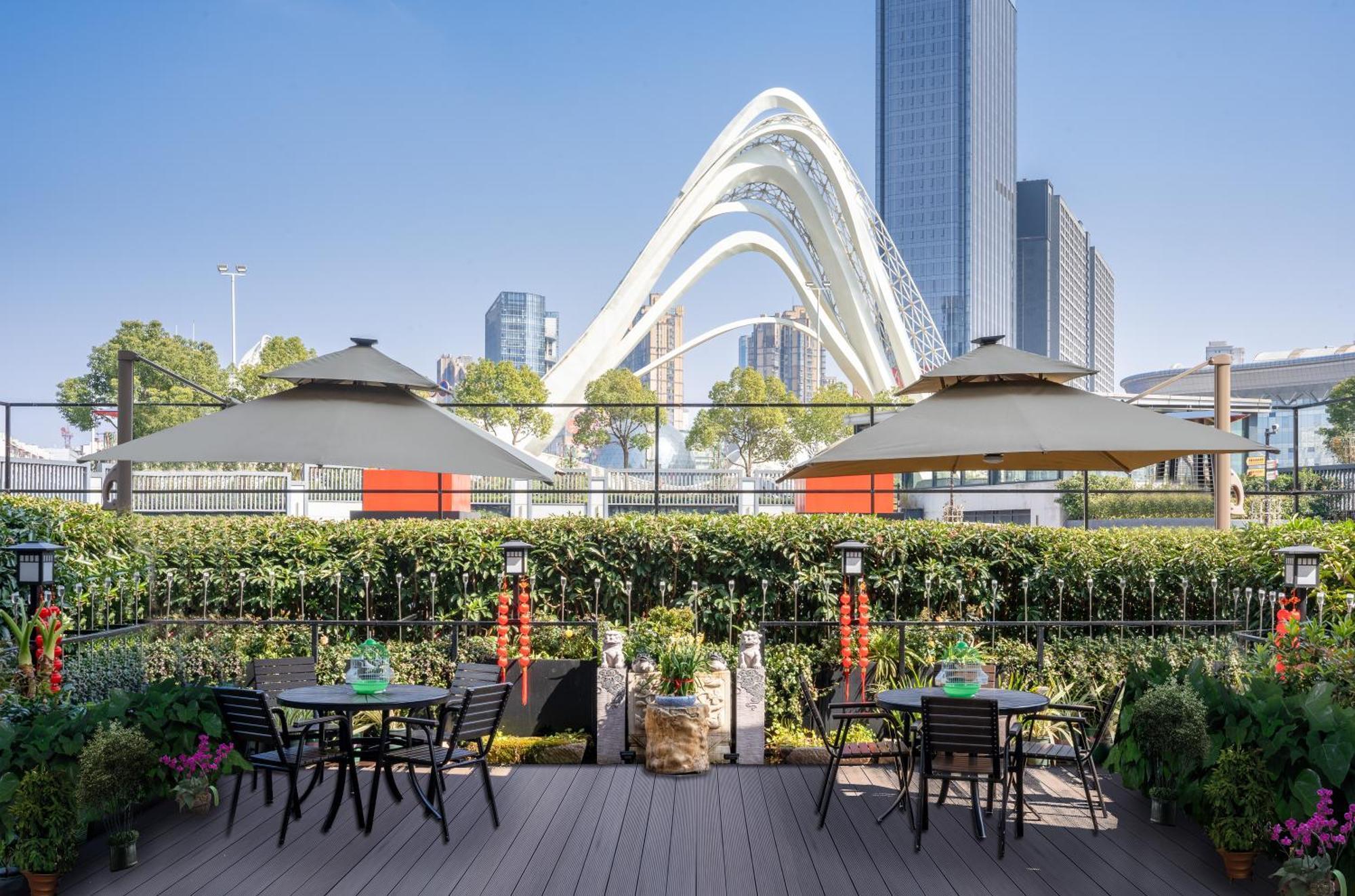 Ramada Plaza Optics Valley Hotel Wuhan Exterior photo
